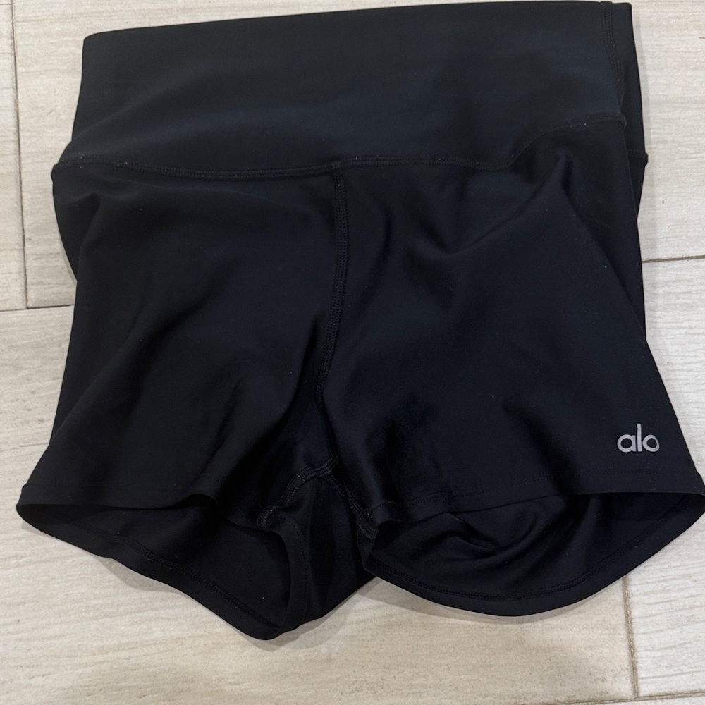 ALO Yoga Women's Midnight Black Athletic Shorts